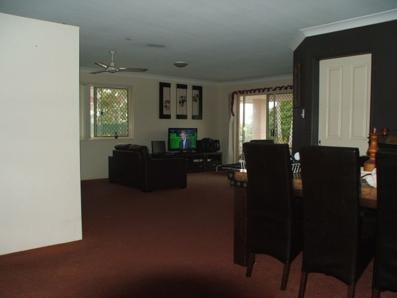 2/225 Government Road, Labrador QLD 4215