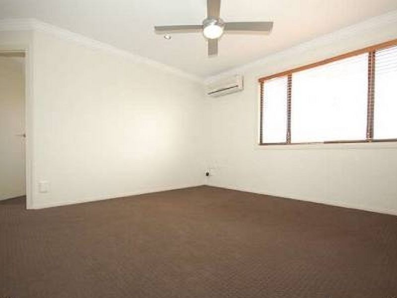 9 ARBUTHNOT PARADE, Benowa QLD 4217