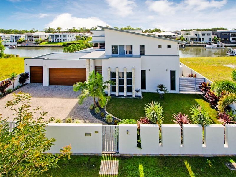 23 Middle Quay Drive, Biggera Waters QLD 4216