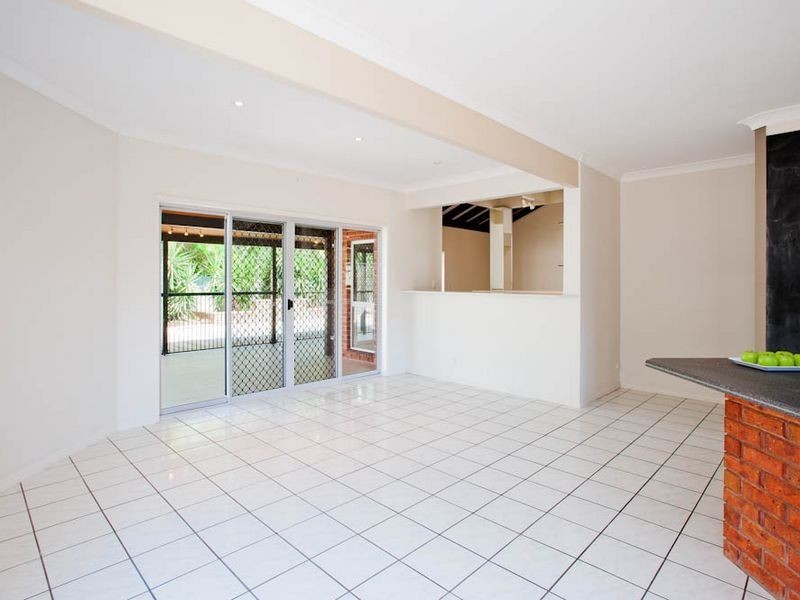 2A BLUEGUM AVENUE, Hollywell QLD 4216