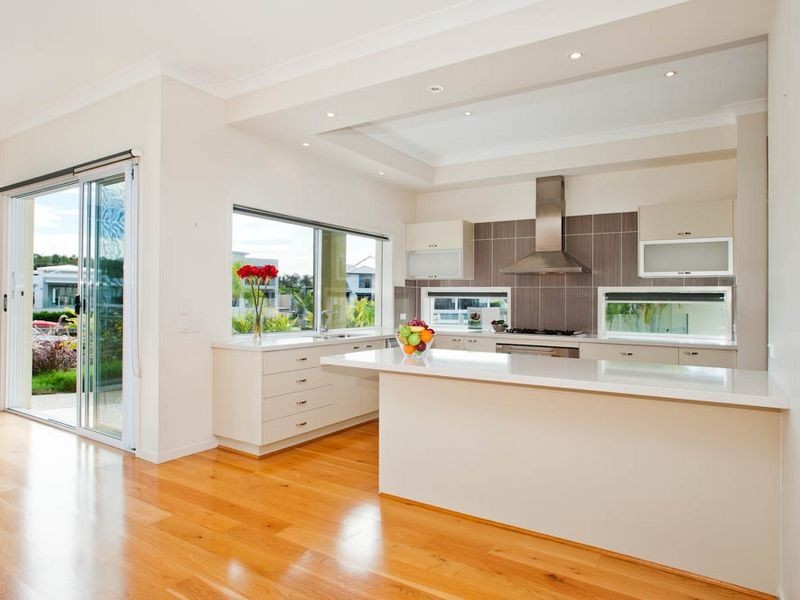 10 NORTH QUAY DRIVE, Biggera Waters QLD 4216