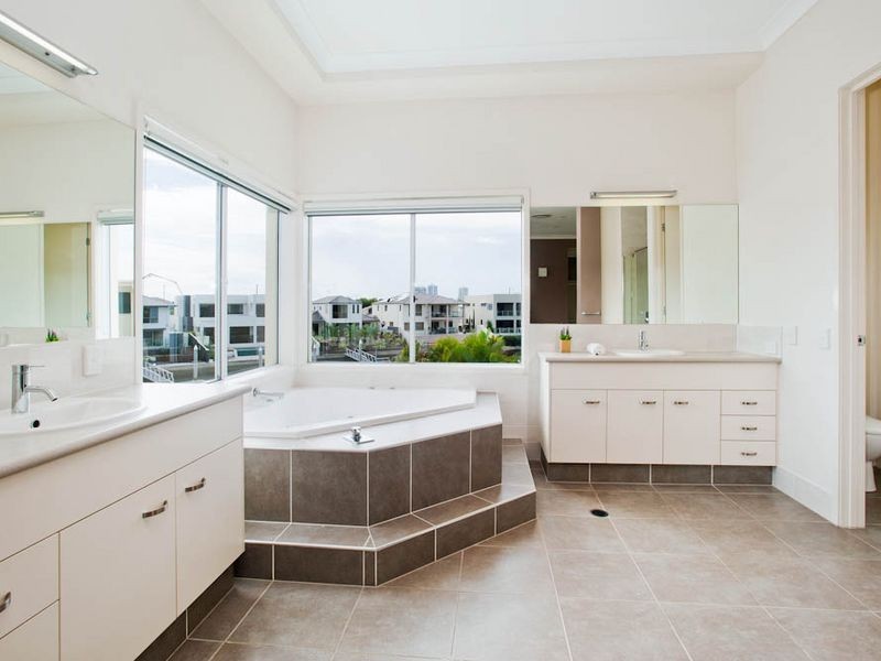 10 NORTH QUAY DRIVE, Biggera Waters QLD 4216