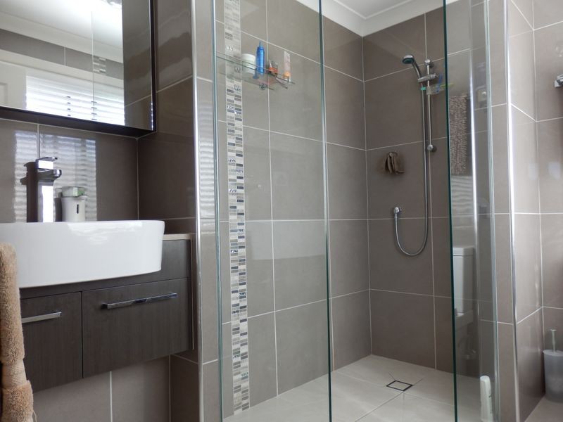 18 Salvia Street, Hollywell QLD 4216