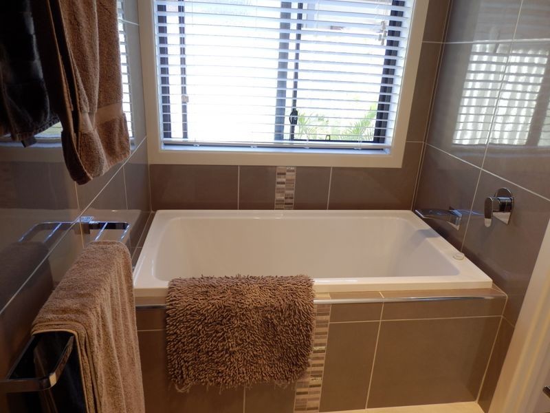 18 Salvia Street, Hollywell QLD 4216