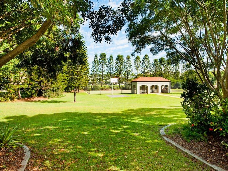 121/19 SANTA BARBARA ROAD, Hope Island QLD 4212