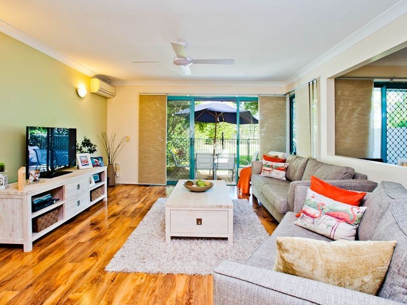 121/19 SANTA BARBARA ROAD, Hope Island QLD 4212