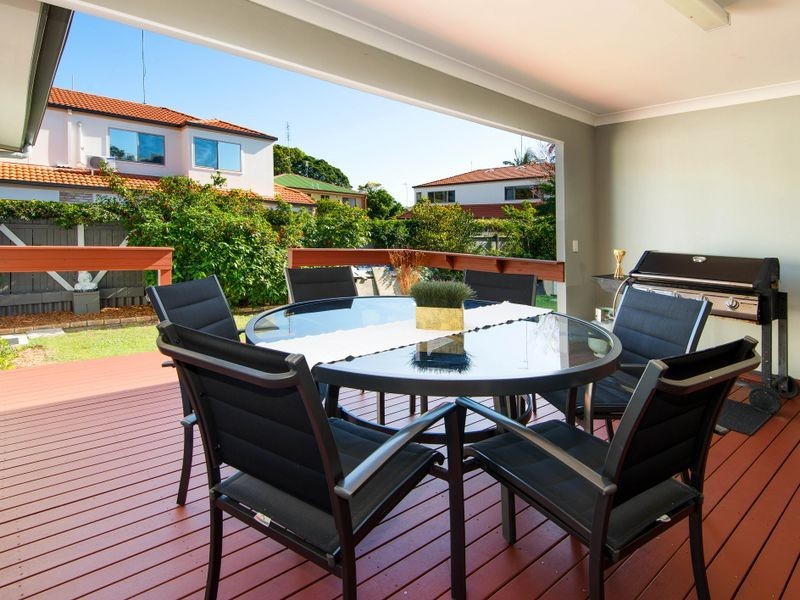 17 Gordon Street, Labrador QLD 4215