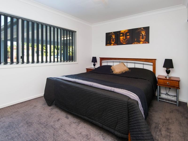 17 Gordon Street, Labrador QLD 4215