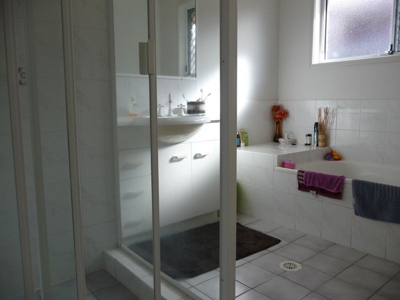 15 Fairweather Drive, Parkwood QLD 4214