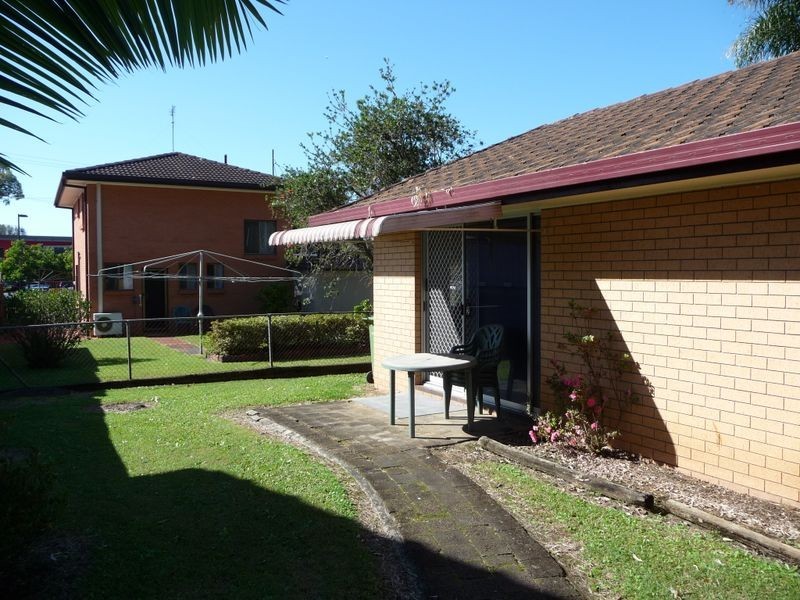 2/9 Waratah Avenue, Biggera Waters QLD 4216