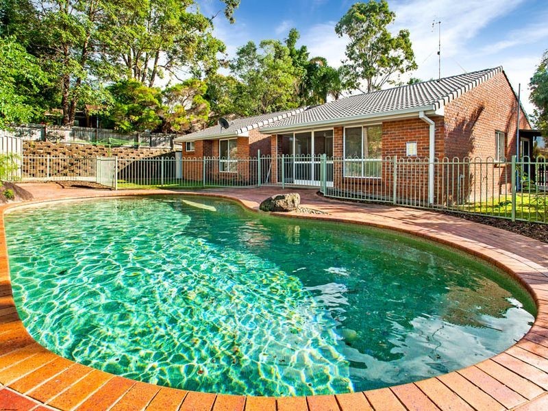 12 MONROE COURT, Oxenford QLD 4210