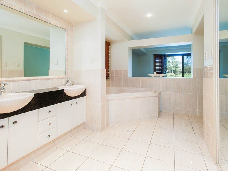 104 ARUN DRIVE, Arundel QLD 4214