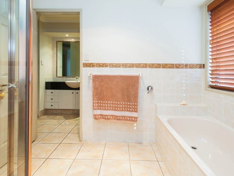 104 ARUN DRIVE, Arundel QLD 4214