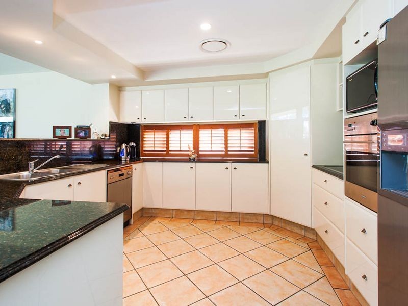 104 ARUN DRIVE, Arundel QLD 4214