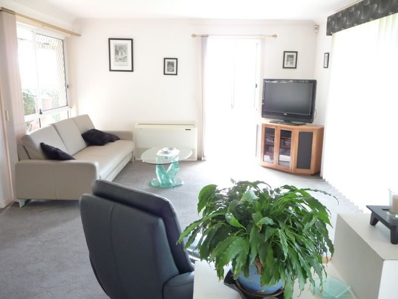14 Pearson Close, Arundel QLD 4214