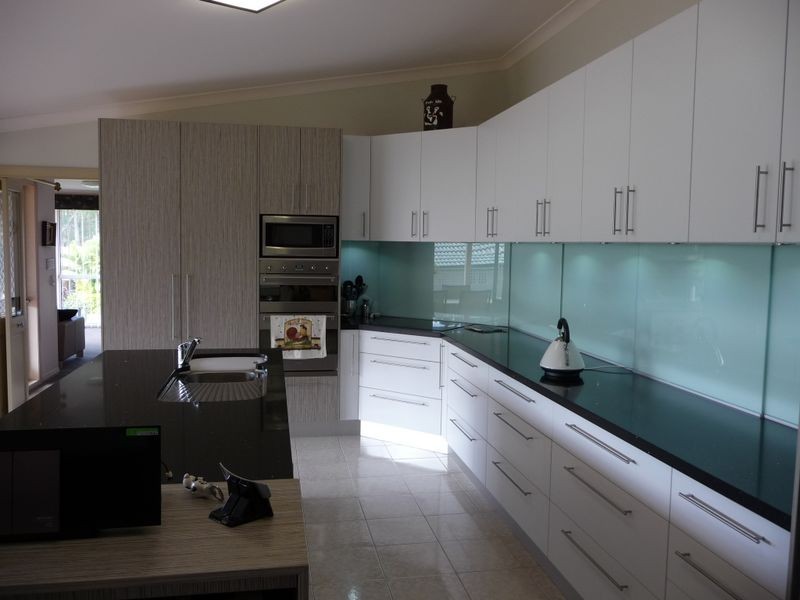 14 Pearson Close, Arundel QLD 4214