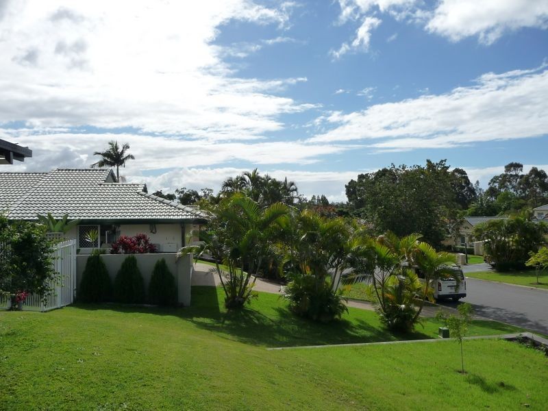 14 Pearson Close, Arundel QLD 4214