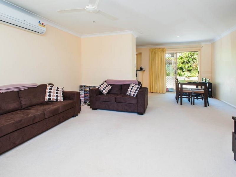 2/482 Pine Ridge Rd, Coombabah QLD 4216