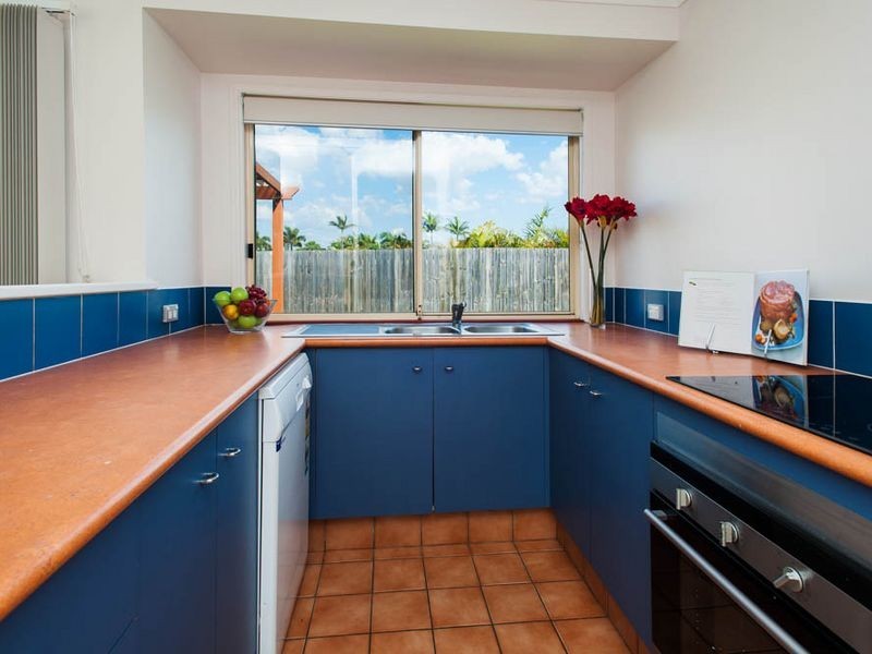 2/26 Crystal Reef Drive, Coombabah QLD 4216