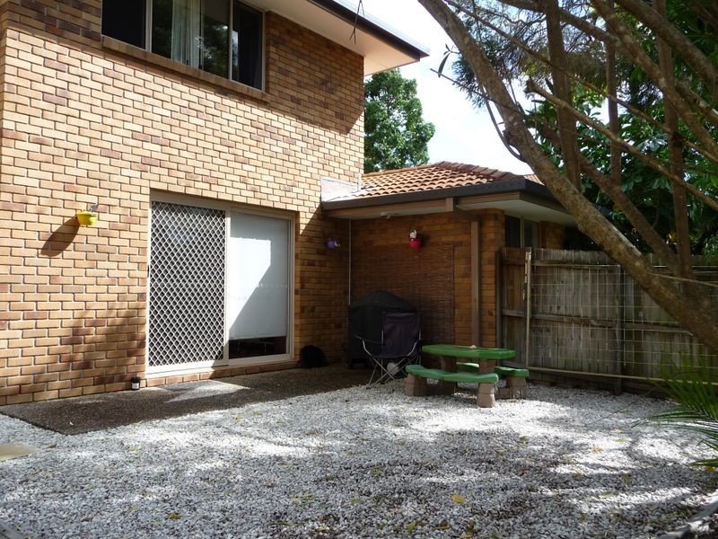 8/461 Pine Ridge Road, Runaway Bay QLD 4216