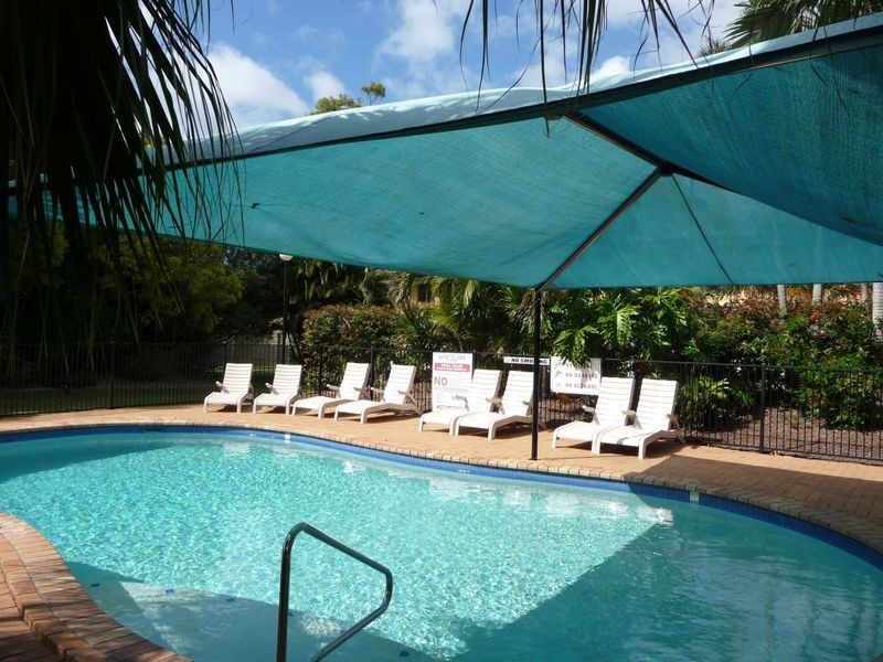 8/461 Pine Ridge Road, Runaway Bay QLD 4216