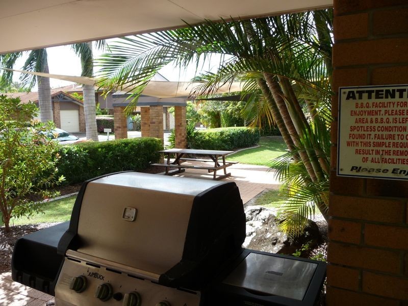 8/461 Pine Ridge Road, Runaway Bay QLD 4216