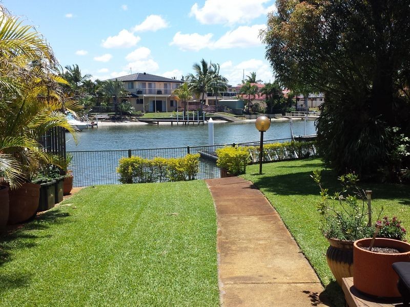 5 O’Grady Drive, Paradise Point QLD 4216