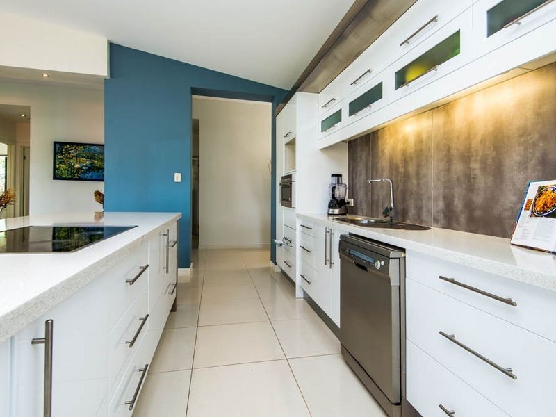 10 Cobbler Place, Pacific Pines QLD 4211