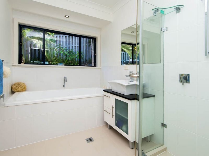 10 Cobbler Place, Pacific Pines QLD 4211