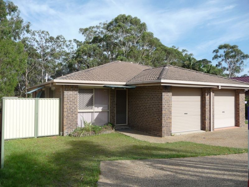 1/4 Nina Parade, Arundel QLD 4214