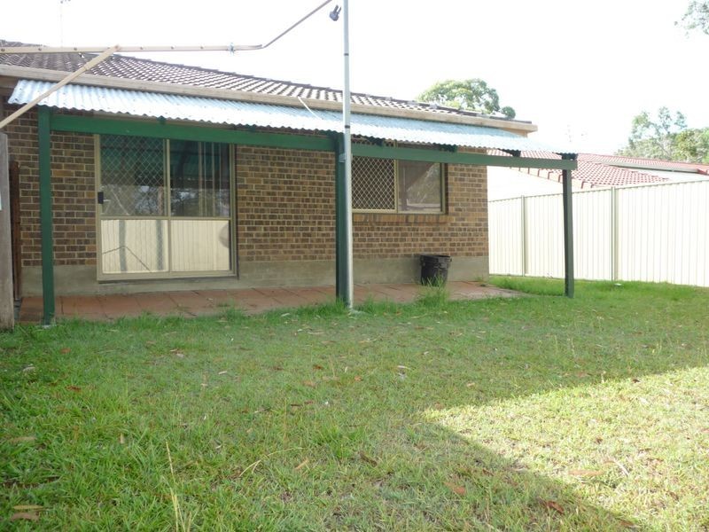 1/4 Nina Parade, Arundel QLD 4214