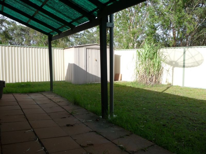 1/4 Nina Parade, Arundel QLD 4214