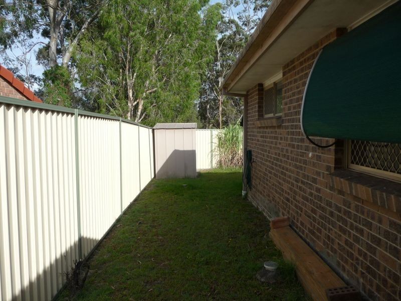 1/4 Nina Parade, Arundel QLD 4214