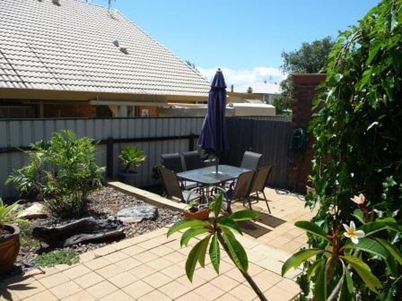 1/557 Pine Ridge Road, Biggera Waters QLD 4216