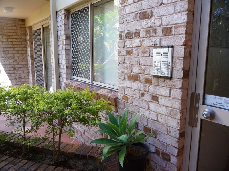 6/14 SPENDELOVE AVENUE, Southport QLD 4215