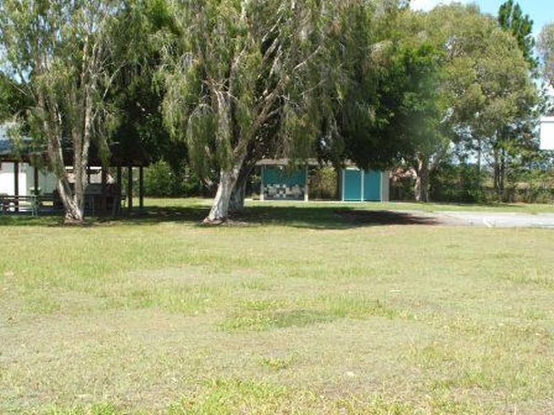 18 Crescent Avenue, Hope Island QLD 4212