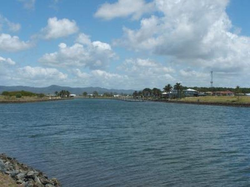 18 Crescent Avenue, Hope Island QLD 4212