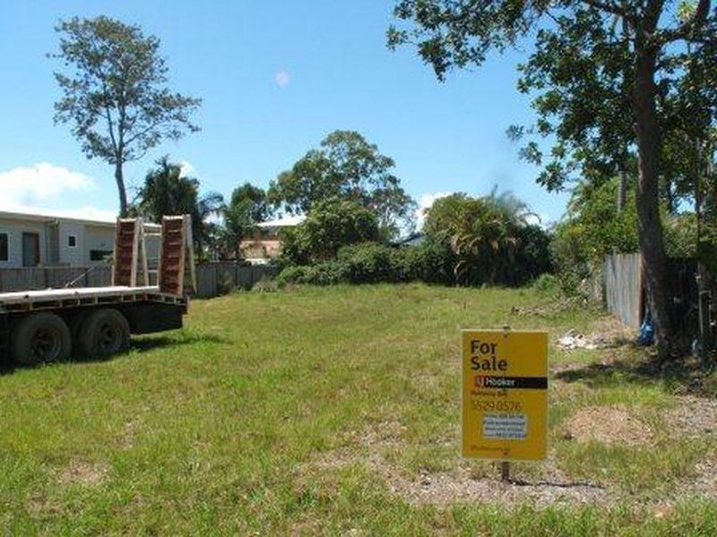 18 Crescent Avenue, Hope Island QLD 4212