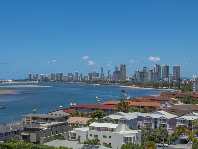 215/19 Imperial Parade, Labrador QLD 4215