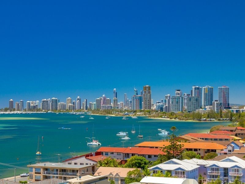 215/19 Imperial Parade, Labrador QLD 4215