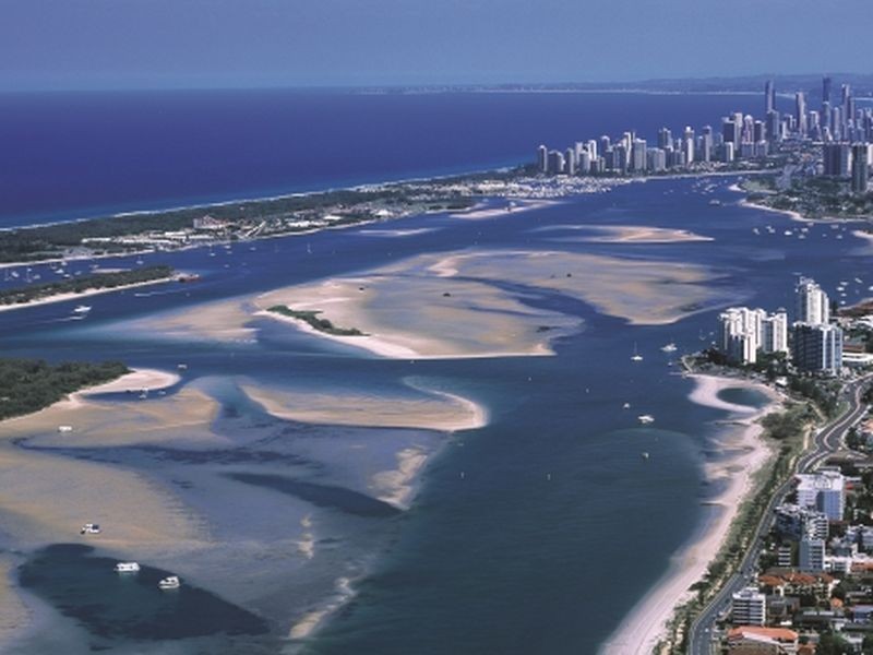 215/19 Imperial Parade, Labrador QLD 4215