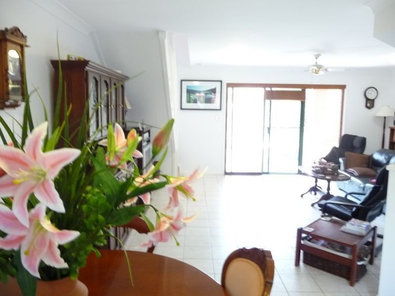 260/125 Hansford Rd, Coombabah QLD 4216