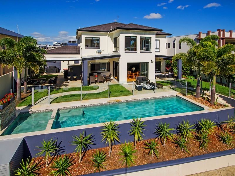 9 North Quay Drive, Biggera Waters QLD 4216