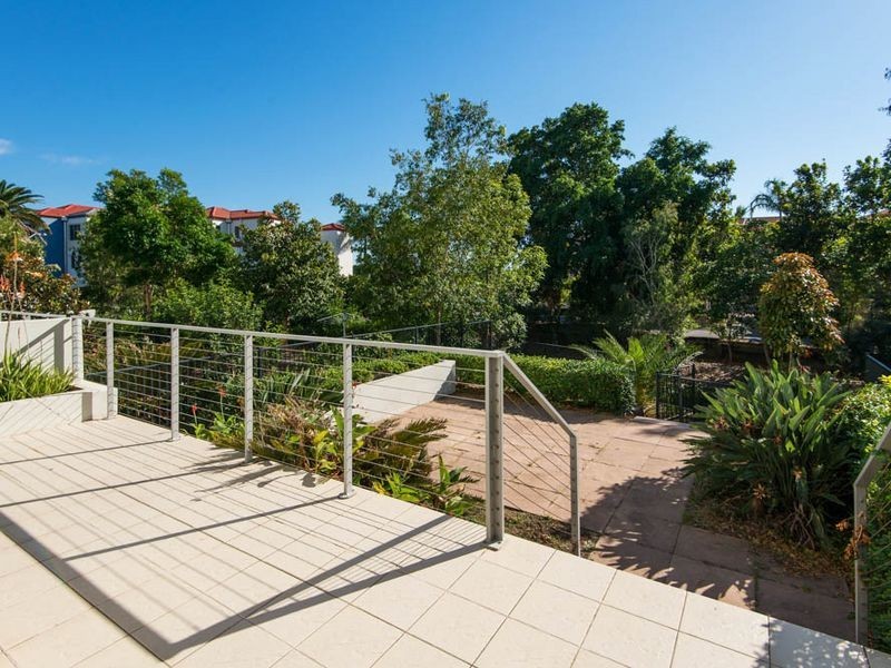 514/66 Sickle Avenue, Hope Island QLD 4212