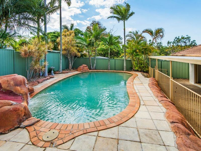 22 Footscray Court, Arundel QLD 4214