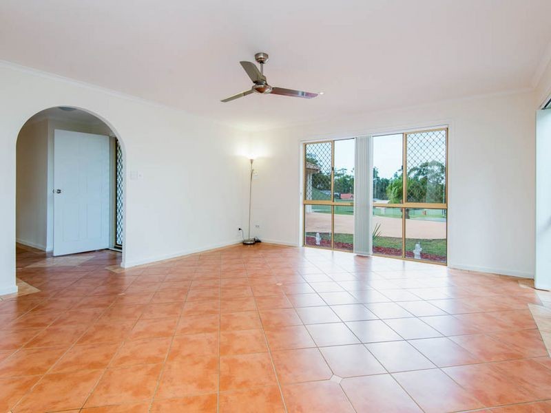 22 Footscray Court, Arundel QLD 4214