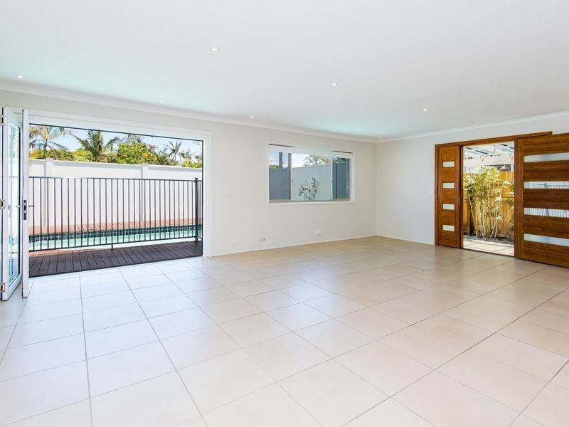 37 Mungera Street, Runaway Bay QLD 4216