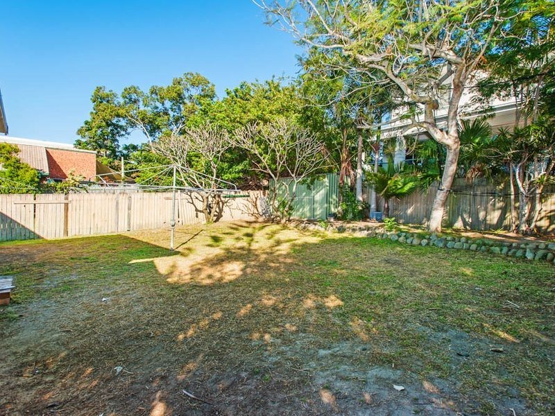 12 Wynflo Street, Labrador QLD 4215