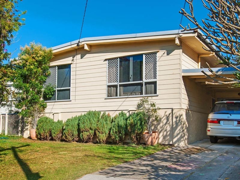 12 Wynflo Street, Labrador QLD 4215