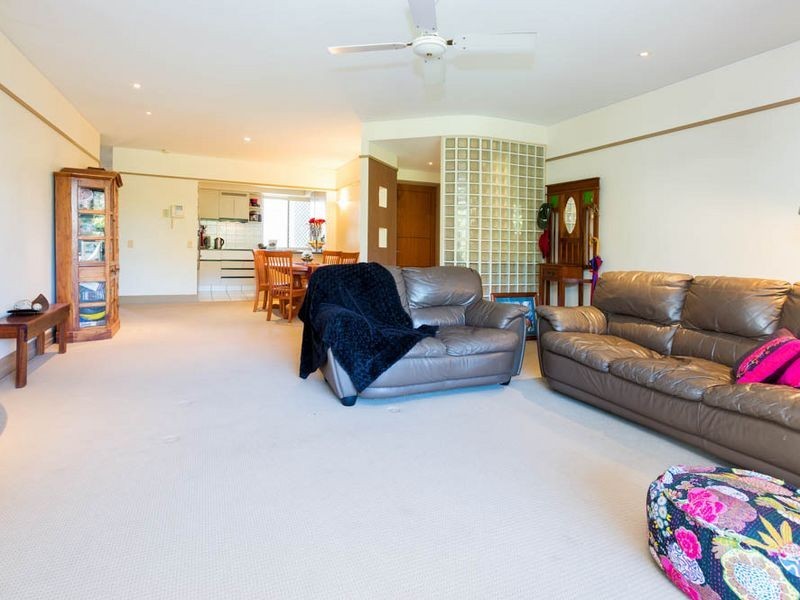 23/76 Chichester Drive, Arundel QLD 4214